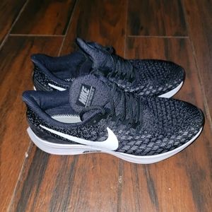 Nike 8.5 women shoes